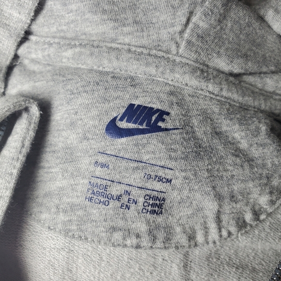 Nike Baby Boy Size 6/9M Gray and White Zip Up Hooded Coverall Sweatsuit Romper - Picture 3 of 16